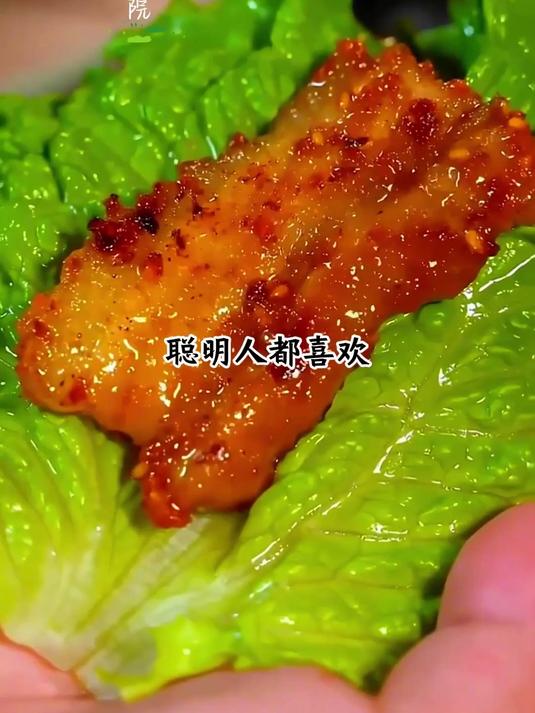 适时灌溉意生菜籽水灵灵的