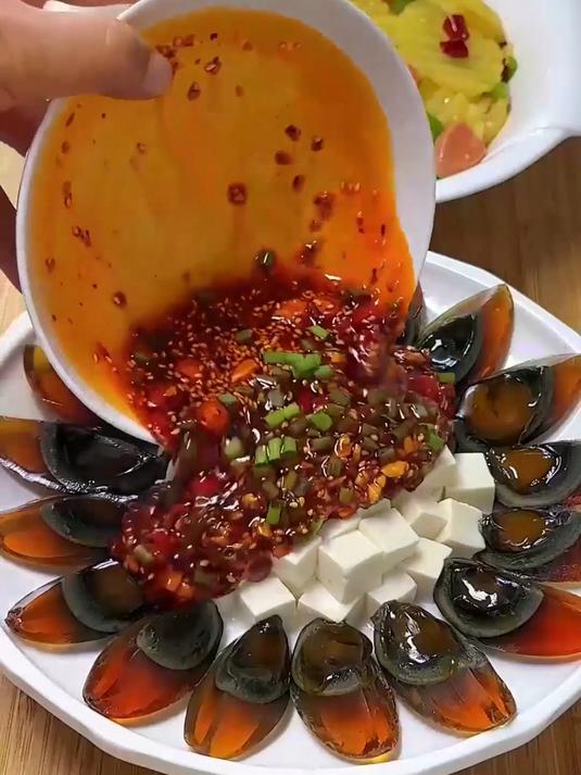 下酒小菜松花蛋,切盘就特有面儿