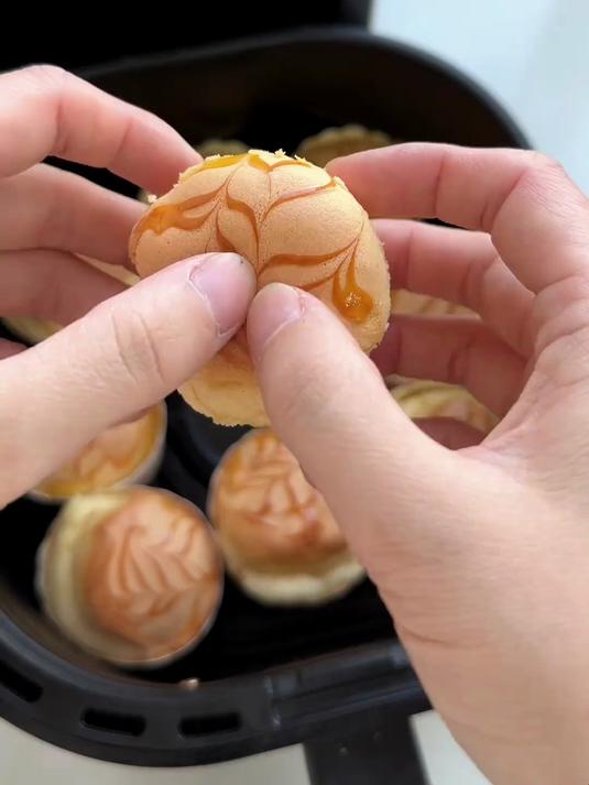 有绞肉机就可以做的纸杯蛋糕！懒人豆腐脑信手拈来