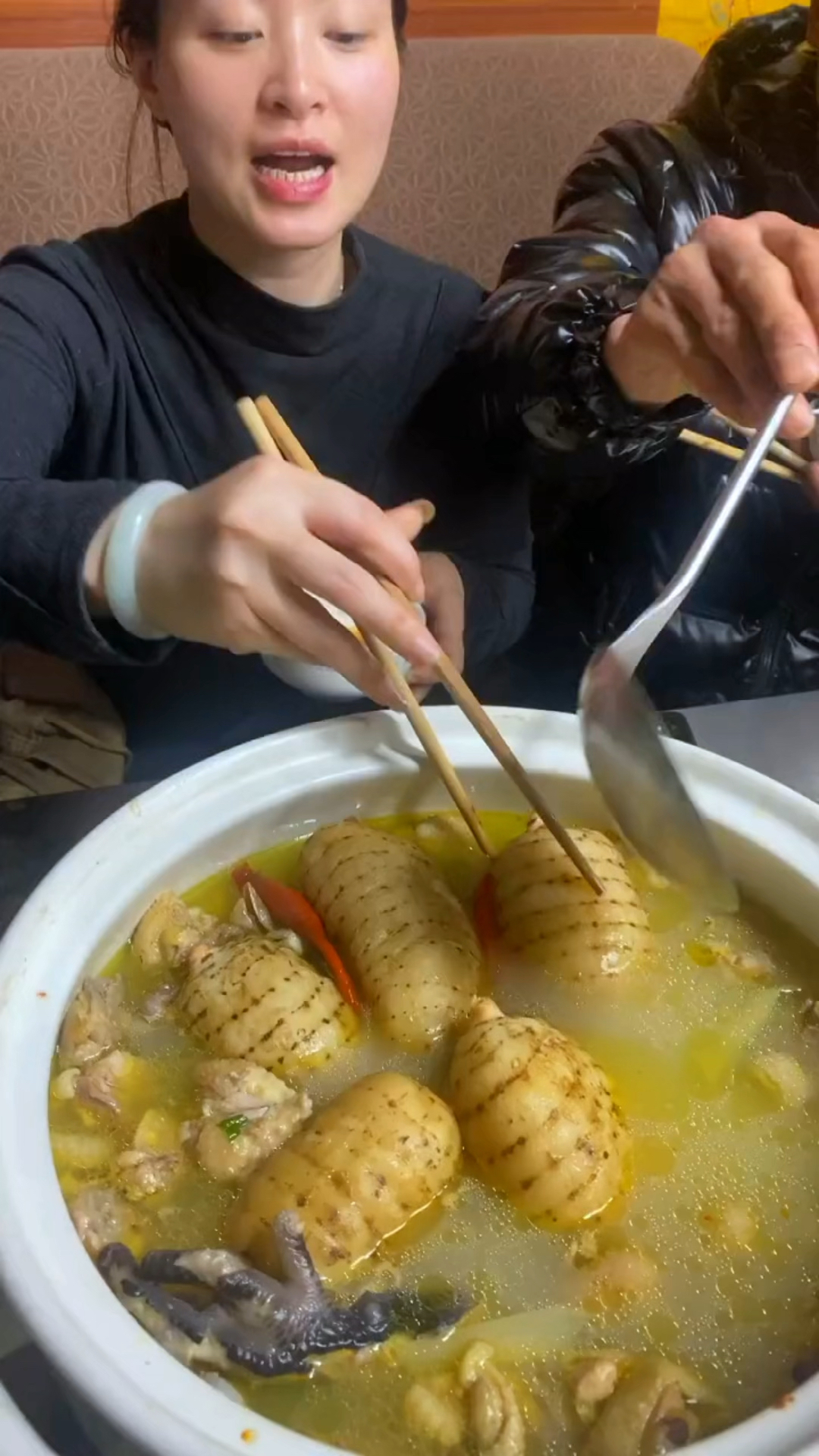 天麻煲鸡汤,云南特产,小草坝新鲜天麻