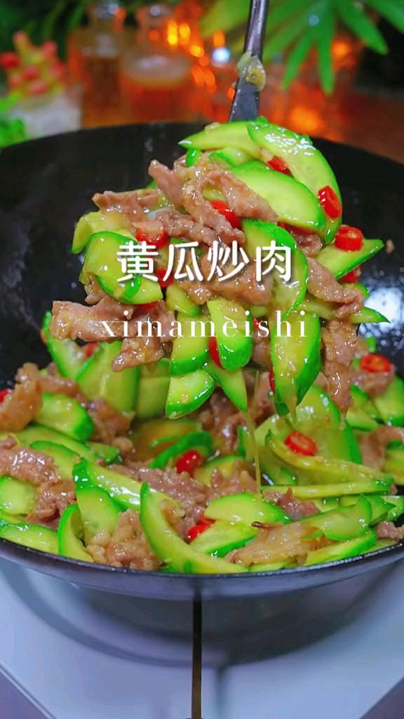 黄瓜别只会凉拌,像这样做个青瓜炒肉片,清脆爽口特别好吃