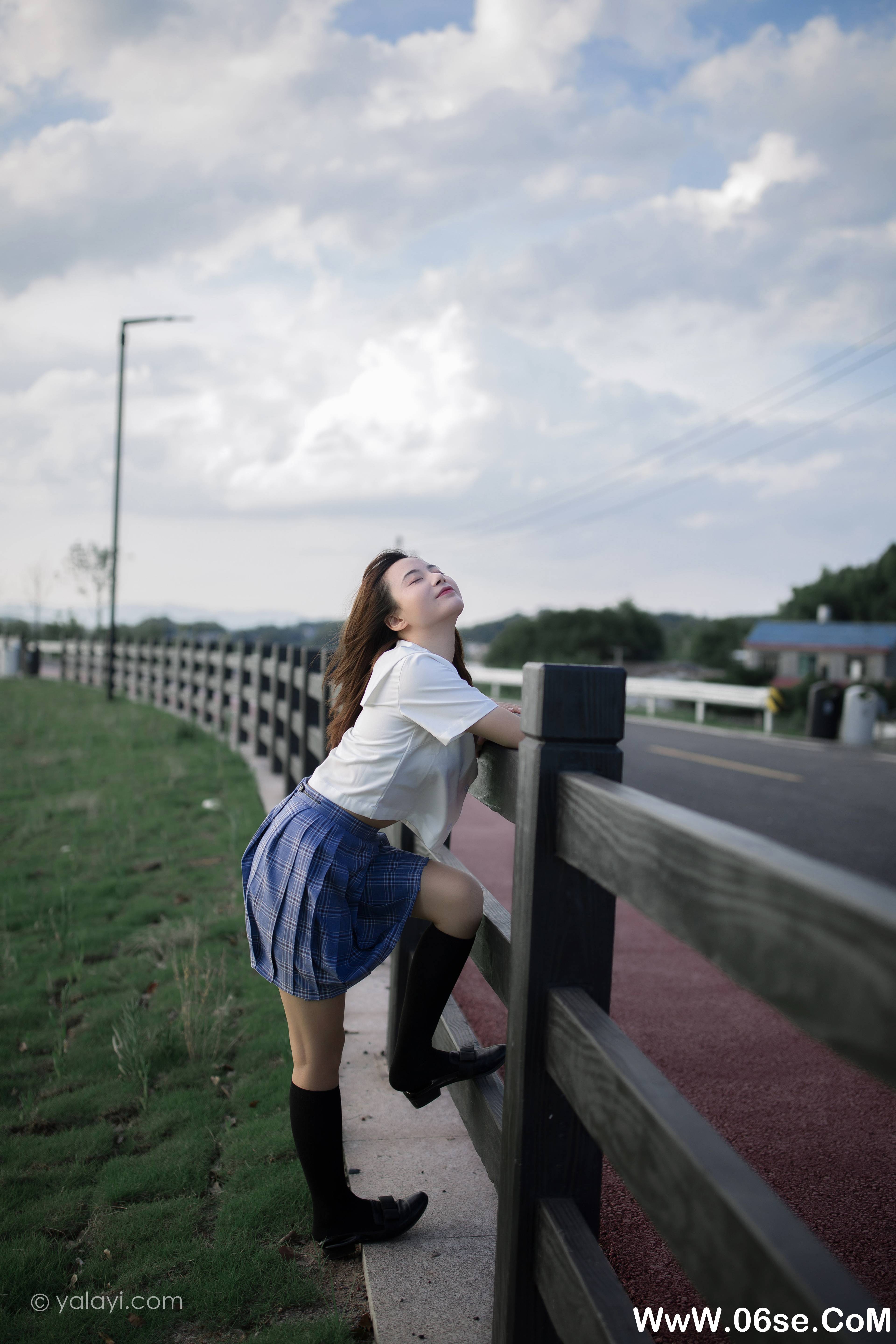 图片[4]-[YALAYI雅拉伊] 2020.07.28 NO.677 枝娅《青春在河畔奔走》[41P+1P671M]-六色网