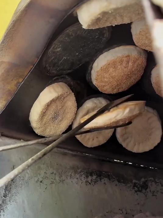 美味好吃的吊炉烧饼