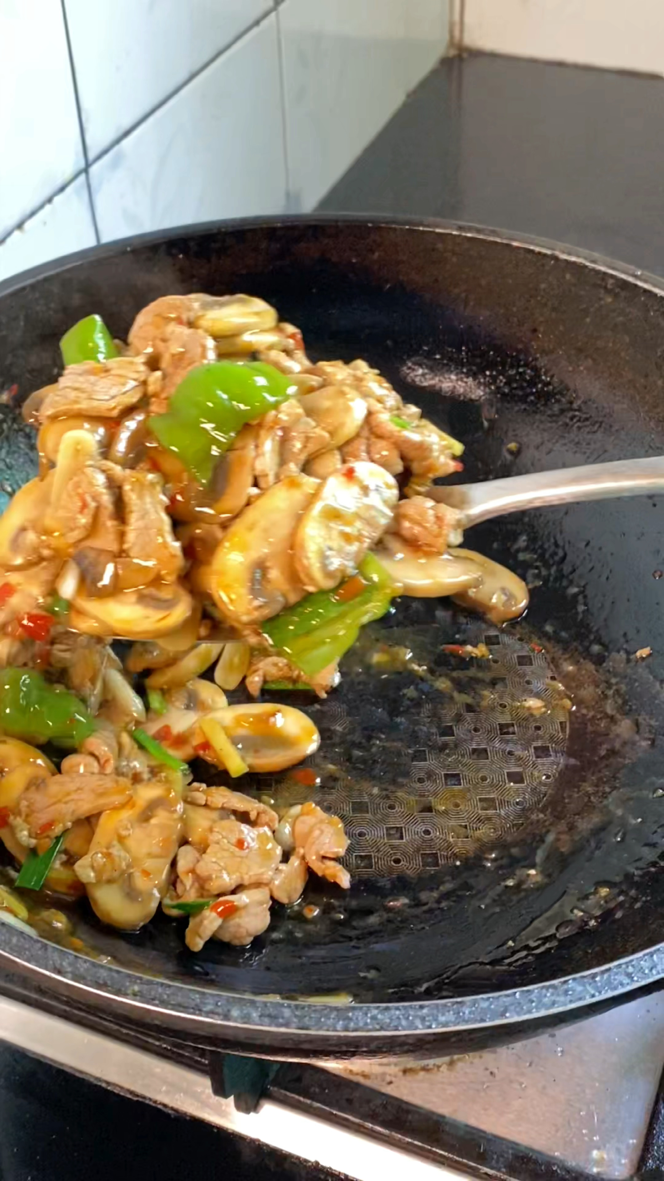 家常口蘑炒肉片