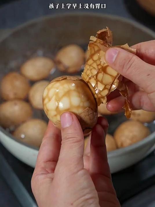 每个礼拜我都会煮一锅茶叶蛋