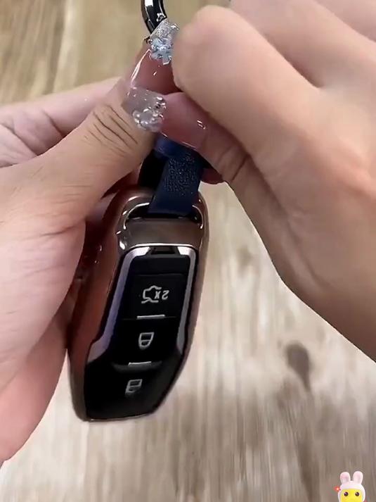 上海青年研发“天鹰之瞳”钥匙扣,外观时尚,实用超得体