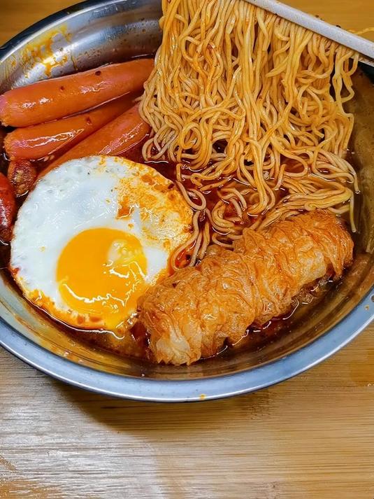 红油超香的重庆豌杂面 泡面 重庆小面 重庆豌杂面