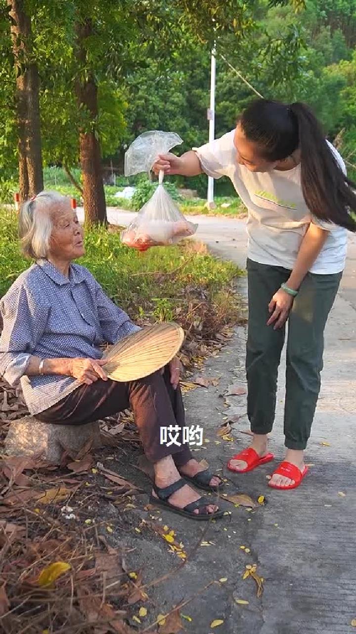 幸福是什么?幸福就是总有一个人一直在等你回家 百善孝为先 咖喱饭