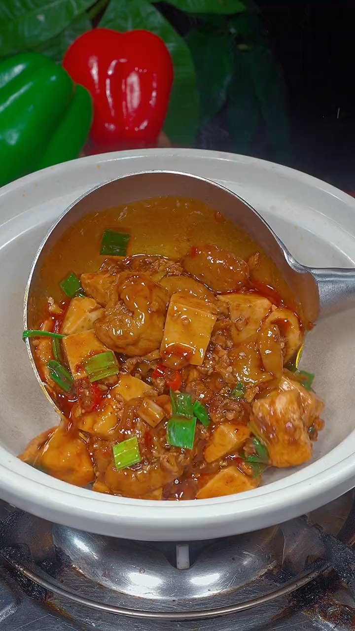 饭店的麻婆豆腐自己在家也能做,麻辣鲜香巨好吃