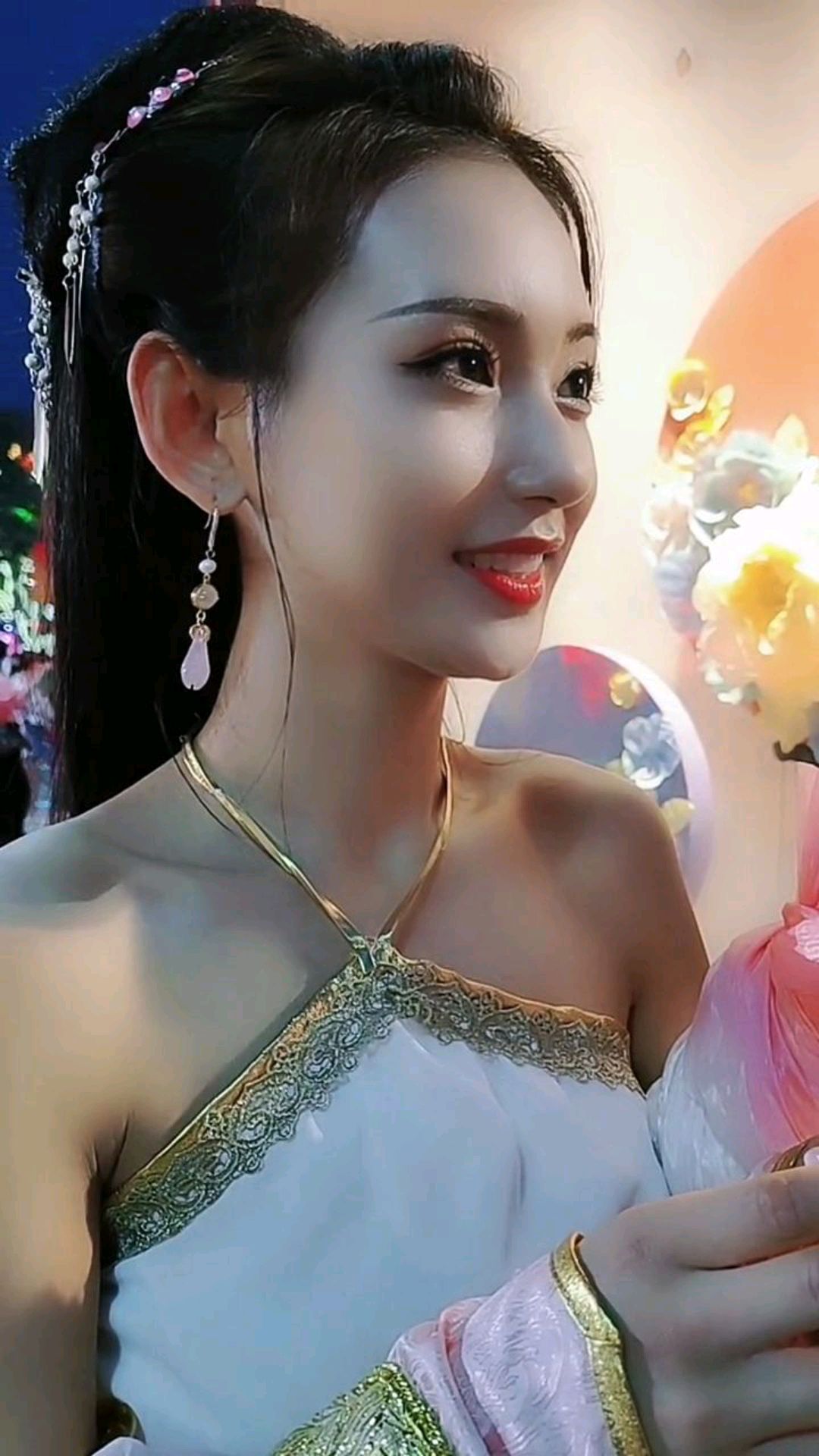 小姐姐锁骨可以养鱼!