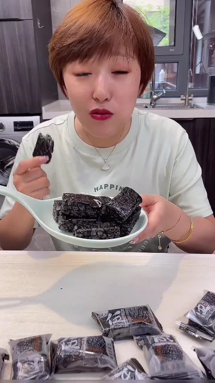 这个五黑沙琪玛好吃营养又健康