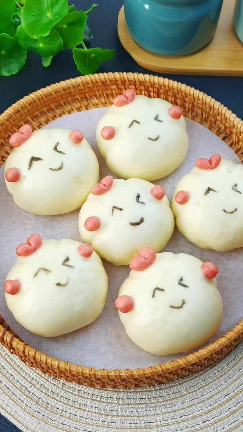 云朵卡通豆沙包可爱又好吃,小盆友肯定会很喜欢哦
