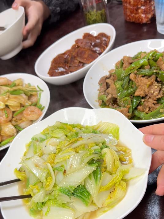 白菜 麻辣香肠 青椒炒肉 虾仁炒茭白#家常菜 #美食