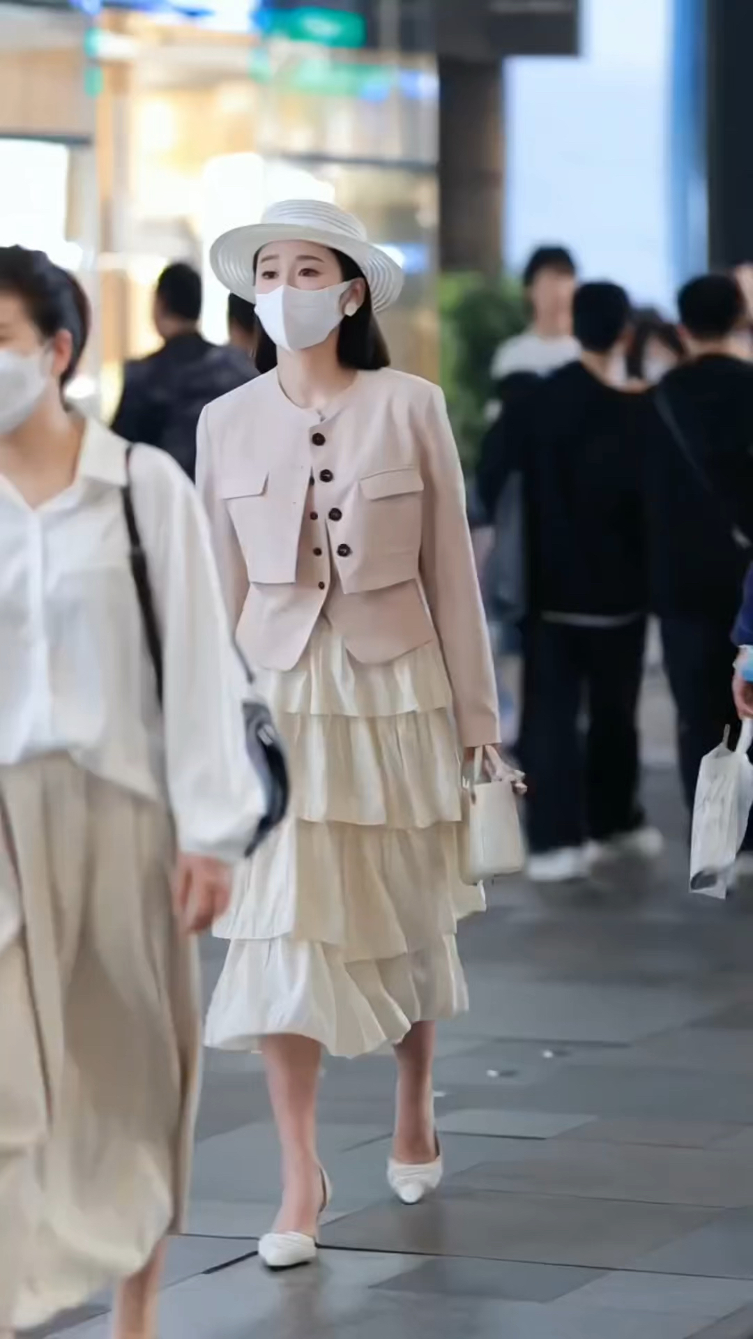 香槟色外套小香风外套搭配蛋糕裙真洋气