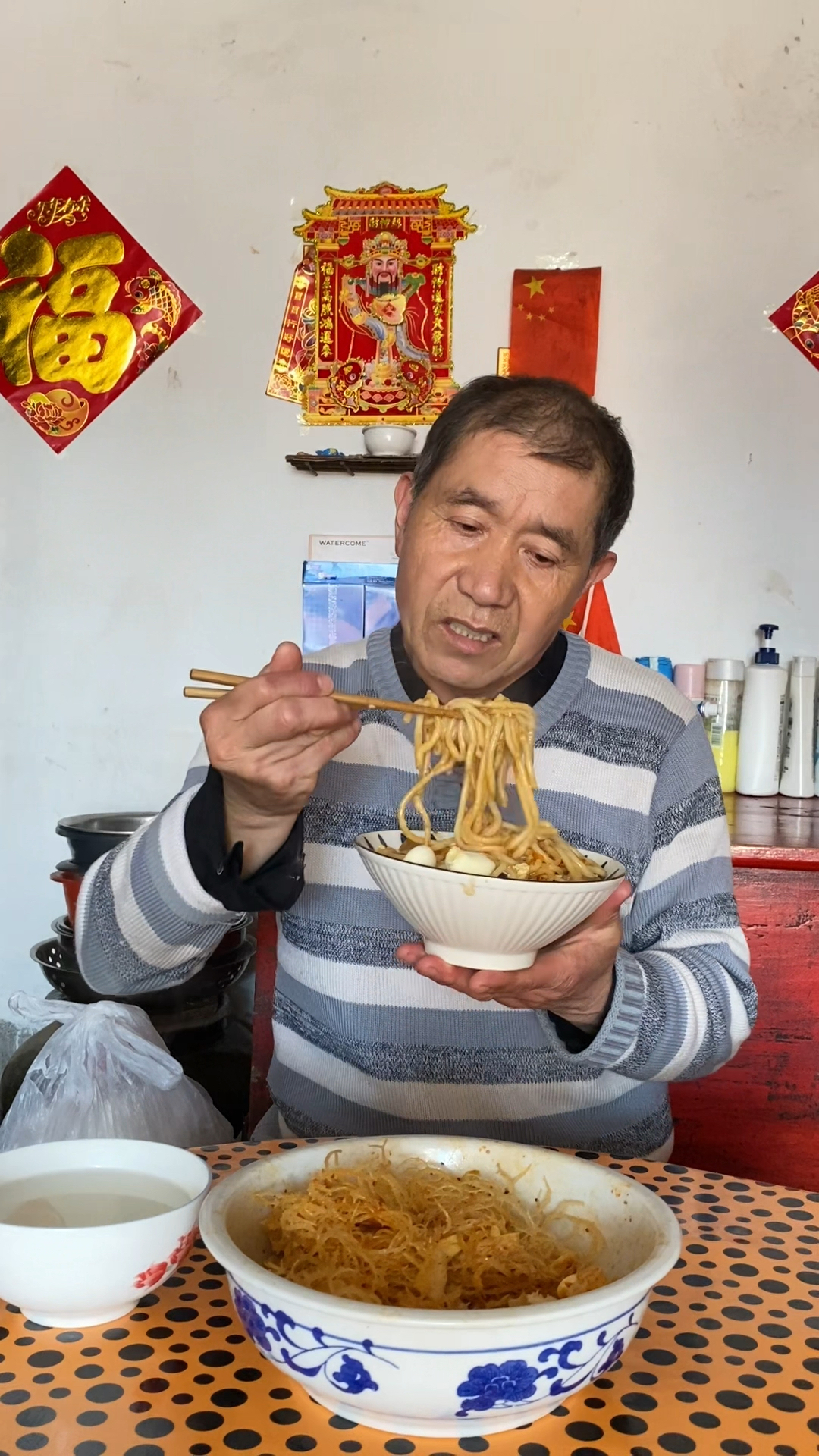 用茄子做个卤汁,面条筋道爽口,汤汁浓郁,做法简单
