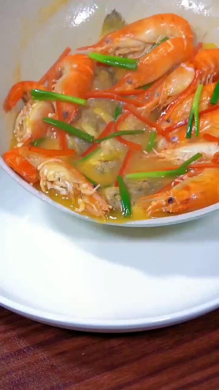 真的没想到小黄鱼搭配大头虾,两者的鲜味合二为一,真是太鲜美了