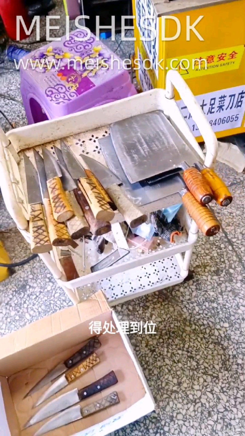 磨锋利剔骨分割刀容易,要处理到位、好复磨、个人喜好顺手就得慢些。#剔骨刀 #磨刀