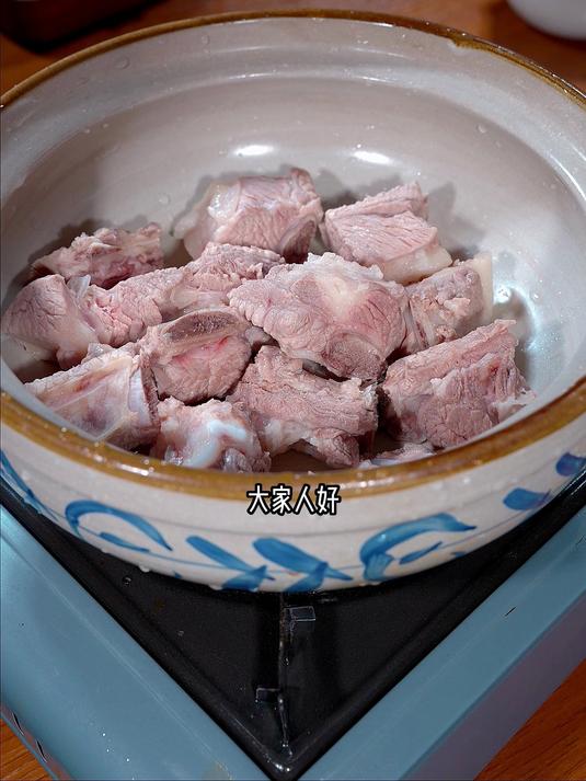 这样做的海带头炖排骨，好吃好喝营养还非常丰富，大人小孩都喜欢