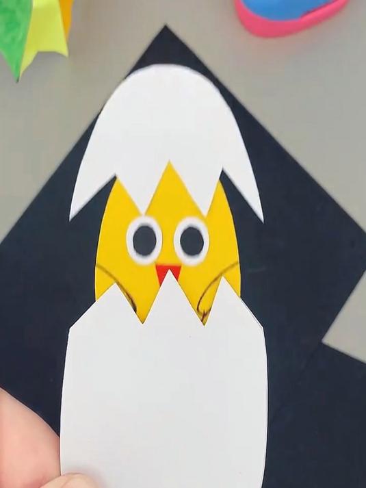用卡纸制作蛋壳小鸡