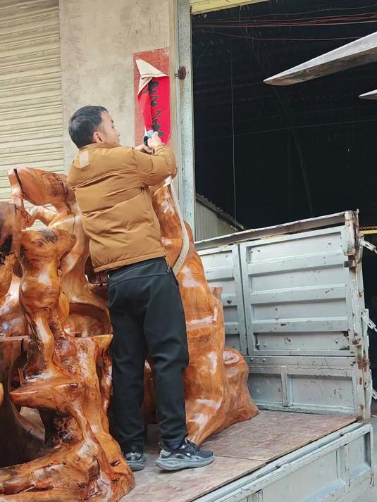 多层台面自动打造立体绿景观,适合盆栽多肉攀爬植物