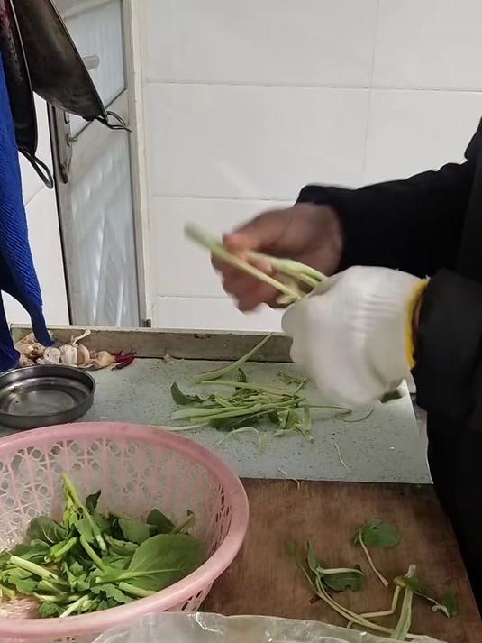 张红甫_爆炒小白菜苔_分享美食 _家常菜 _小白菜