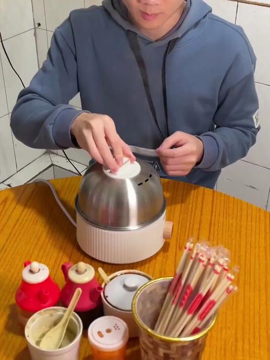 即食咸鸭蛋惊艳登场！红心流油超诱人，真空包装锁鲜香