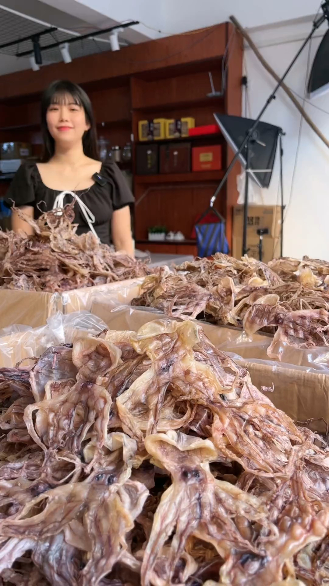 渔船货来啦,船晒淡干的章鱼干,肉质新鲜通透,香味浓郁,煮汤煮粥鲜甜好吃。