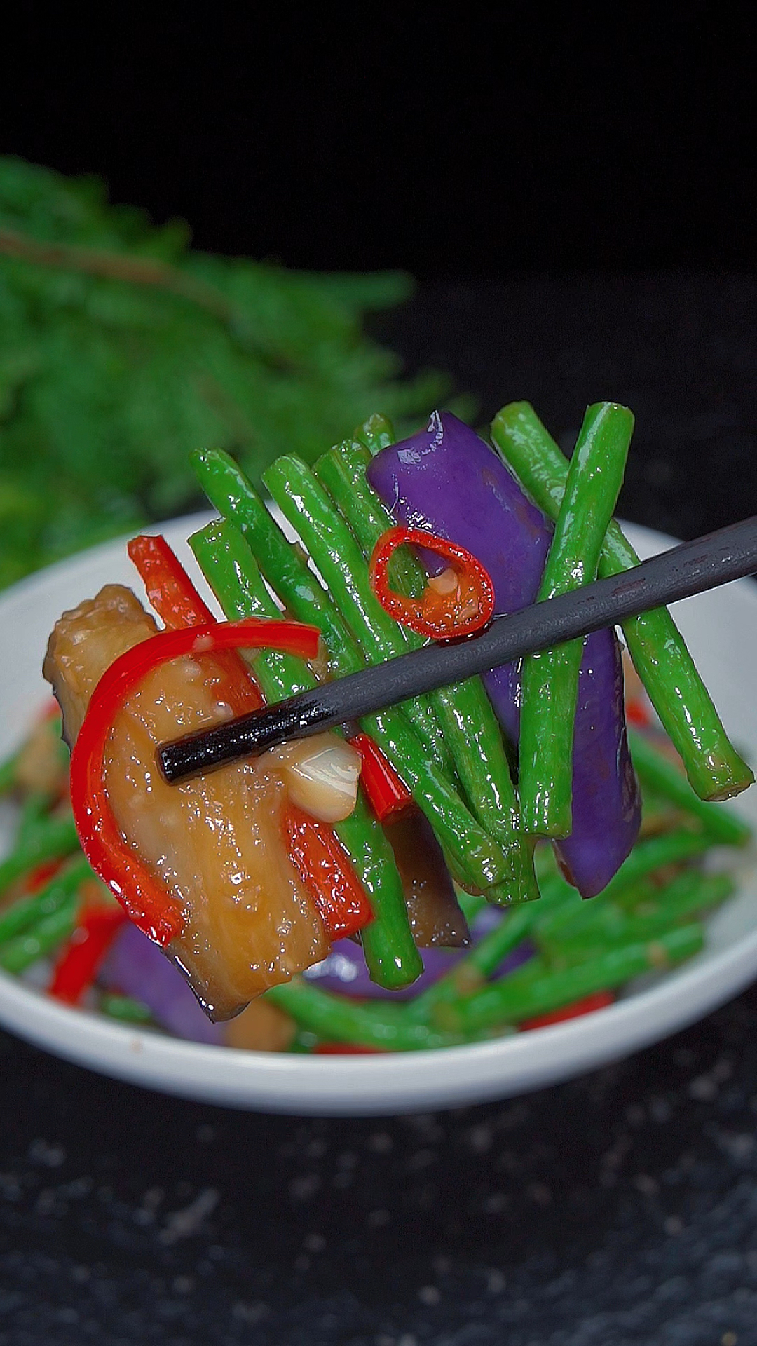茄子炒豆角的家常做法