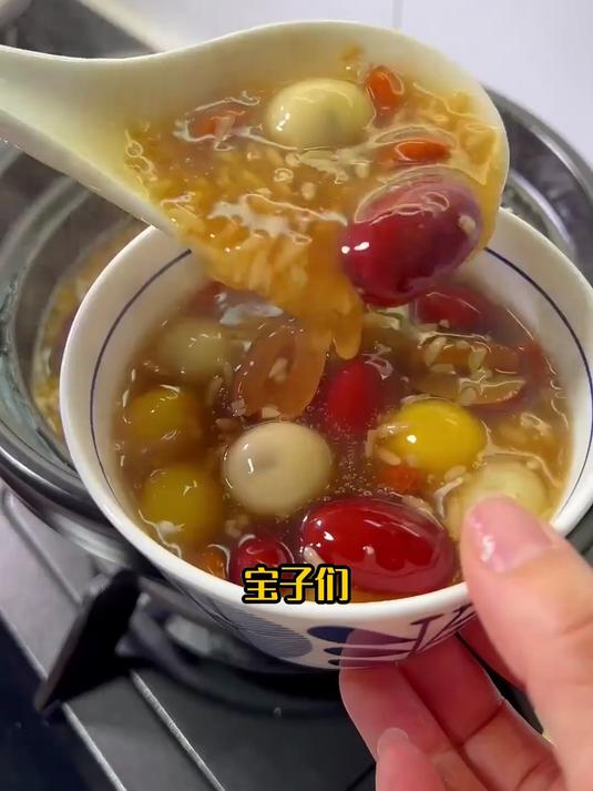 给家人的暖冬甜汤!红糖酒酿圆子,糯叽叽超治愈