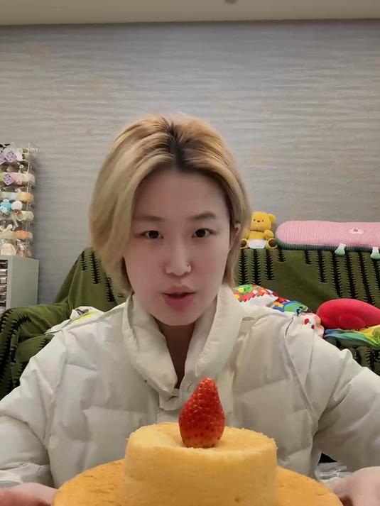 全胚草莓蛋糕,挺好吃的,真的!