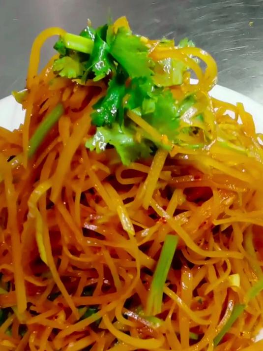 “东北卜留克咸菜,营养美味,满足您的味蕾!”