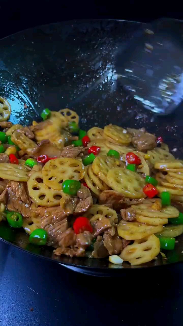分享美食莲藕炒肉做法