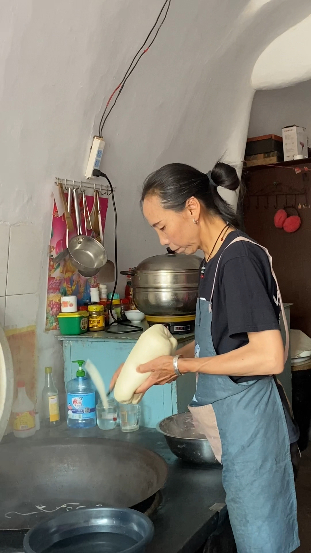 蛋炒面的家常做法,面条筋道爽滑,配上鸡蛋鲜香美味