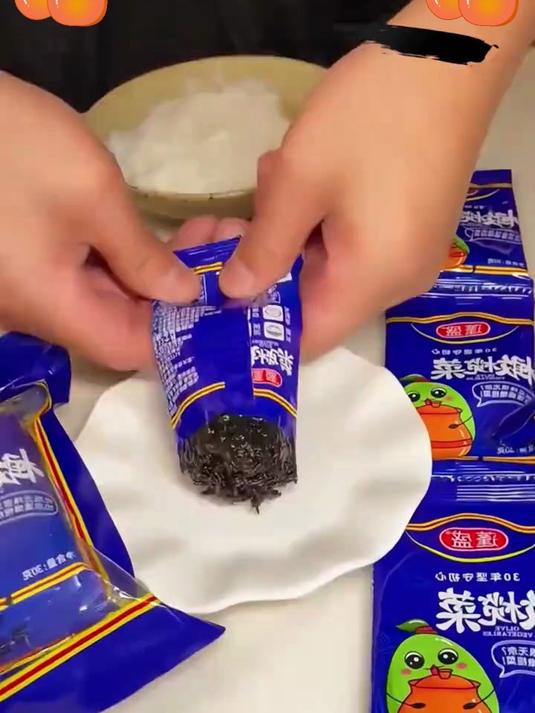 精选芥菜与橄榄，传统工艺熬制，这款橄榄菜香到没朋友！