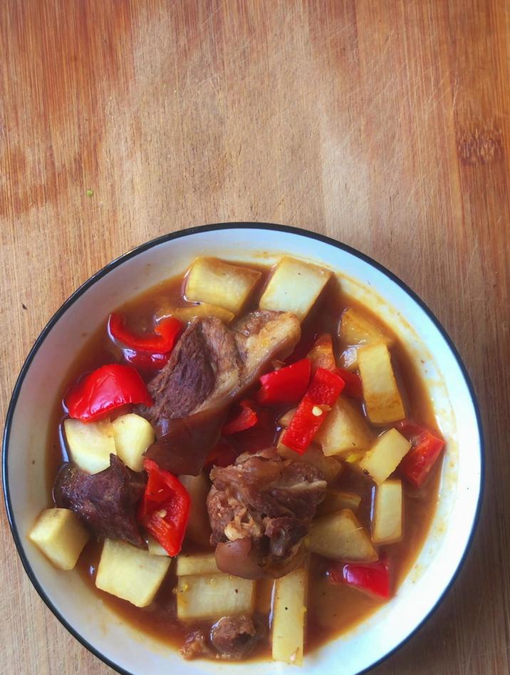 红烧羊肉怎么做最好吃,分享一道羊肉红烧白萝卜