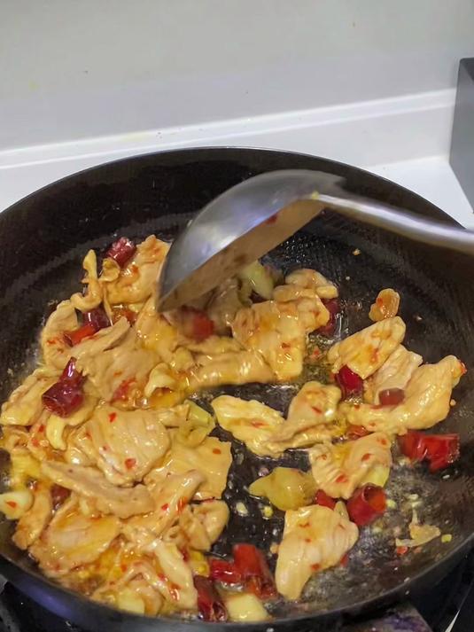 这才是包菜炒肉片好吃的做法