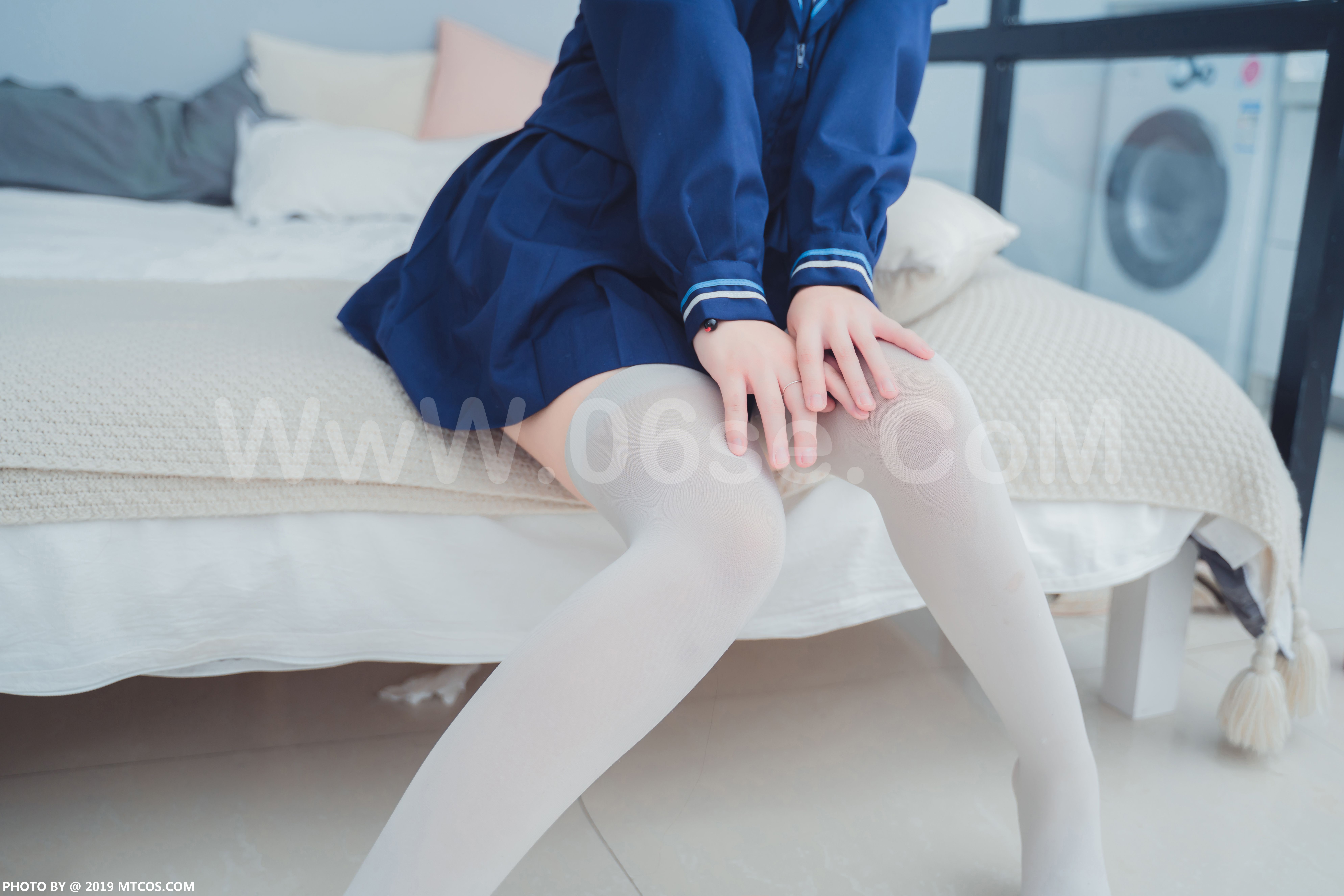 图片[25]-[MTCos] 喵糖映画 Vol.010 大眼JK妹-六色网