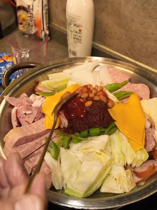 降温了韩国大叔必吃~ 韩式降温火锅，部队锅，几种食材搞定