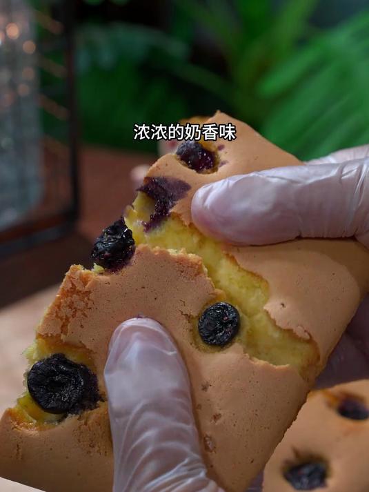 空气炸锅做的蓝莓蛋糕,蓬松暄软