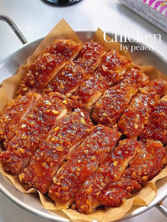 吹爆这个黄油蒜香脆皮鸡腿排好吃好吃66