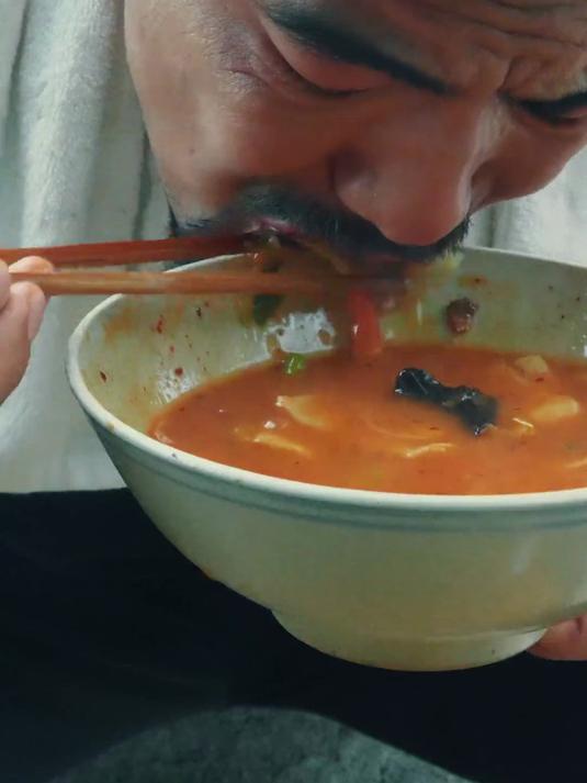 乡野烟火气，一碗牛肉烩面片的慢时光