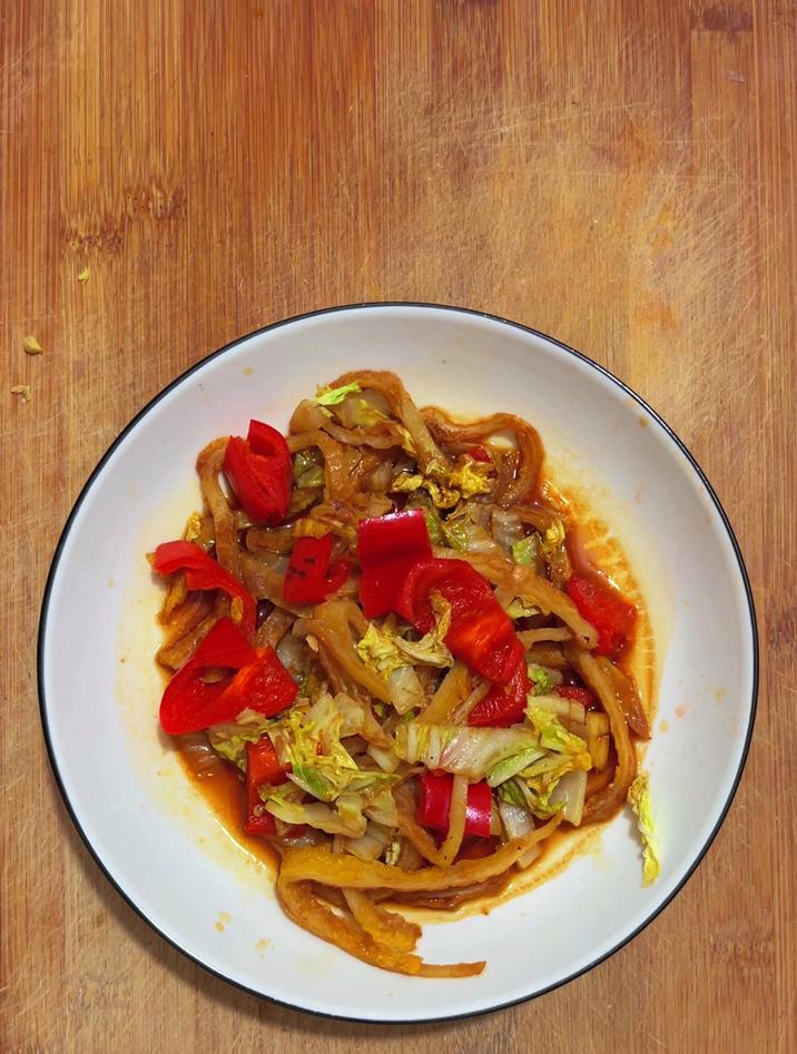 圆白菜炒饼丝怎么炒才好吃,像我这样做,好吃下饭