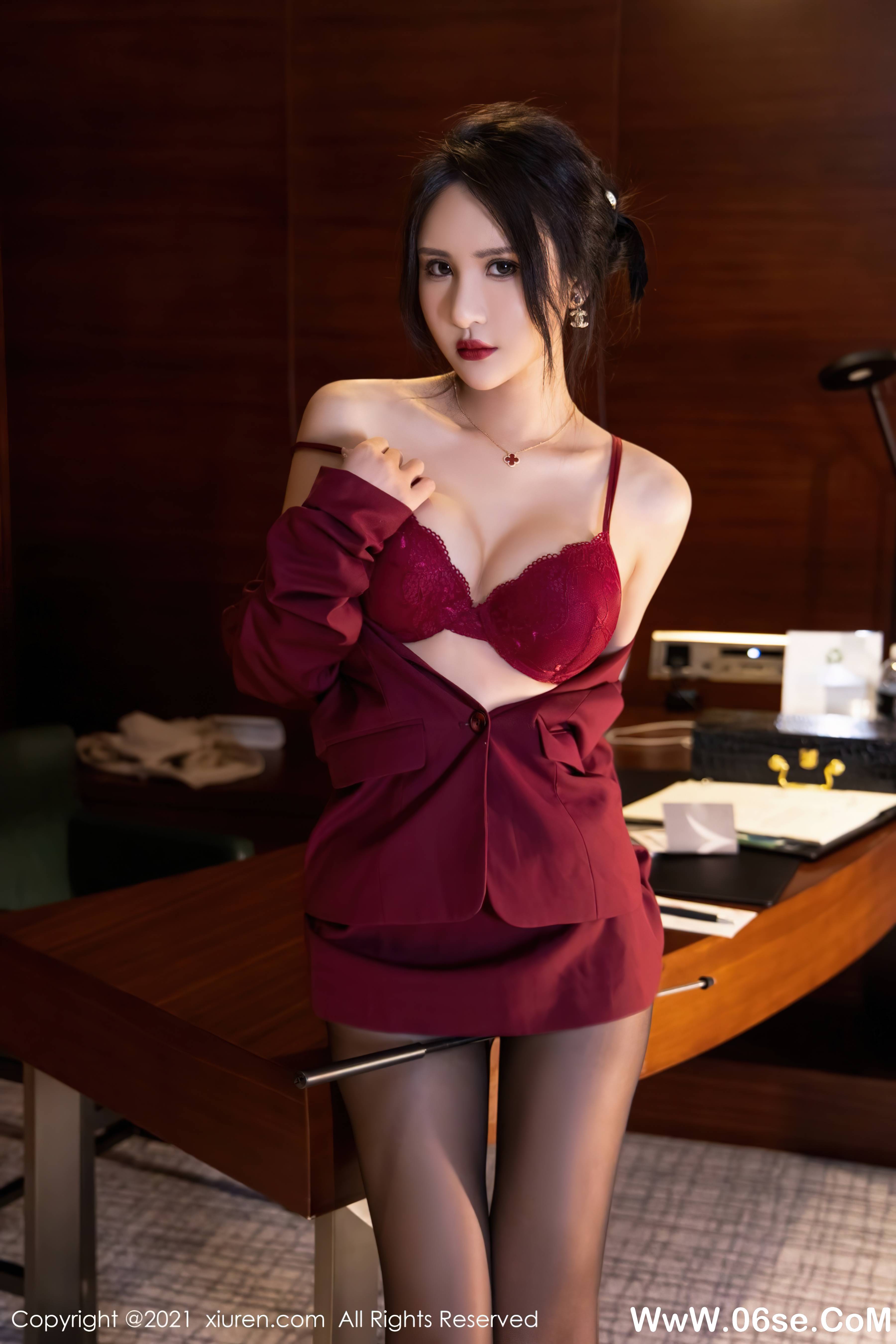 图片[26]-[XIUREN秀人网] 2021.10.09 NO.4038 Emily尹菲[70+1P661M]-六色网