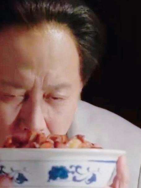 海棠依旧:国内闹饥荒主席愧疚连肉都不吃了,只用稀饭填肚子!