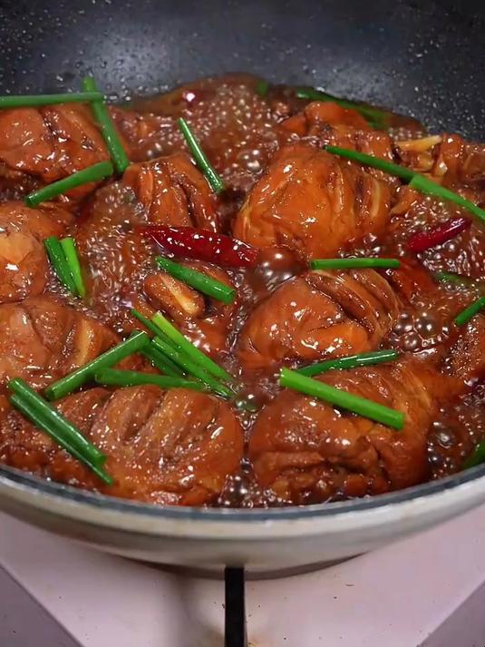 今天做一道孩子们超爱吃的红烧鸡腿