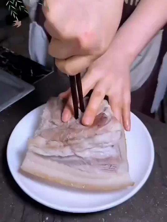 梅菜扣肉怎么做才香,都看仔细了