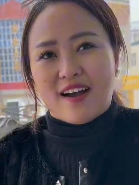 小雪纷飞，铁锅还得炖大鹅