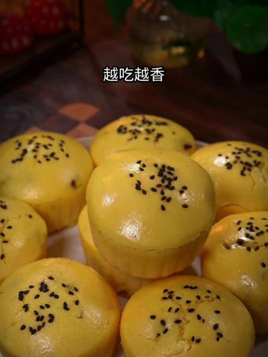 今天给大家分享一个小米发糕的做法