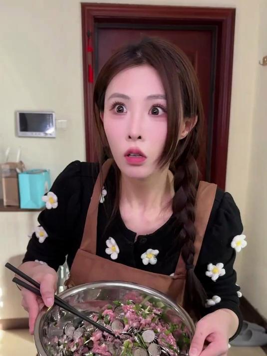 新的一年开开心心吃饺子，我就先不不过了