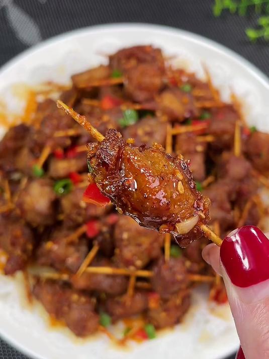 牙签肉这样做比烤肉店还好吃，简单又好吃